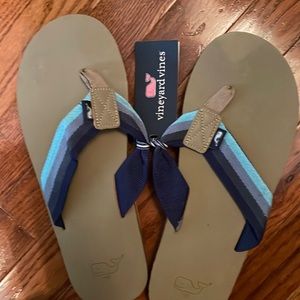 Vineyard Vines flip flops